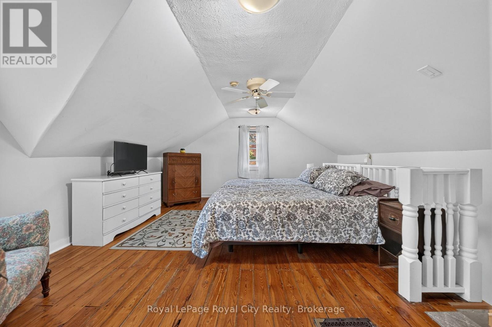 601 ST ANDREW STREET E - 27