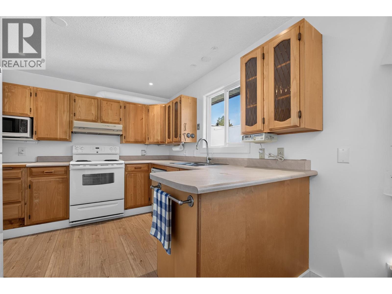 10836 DUNHAM Crescent, Summerland