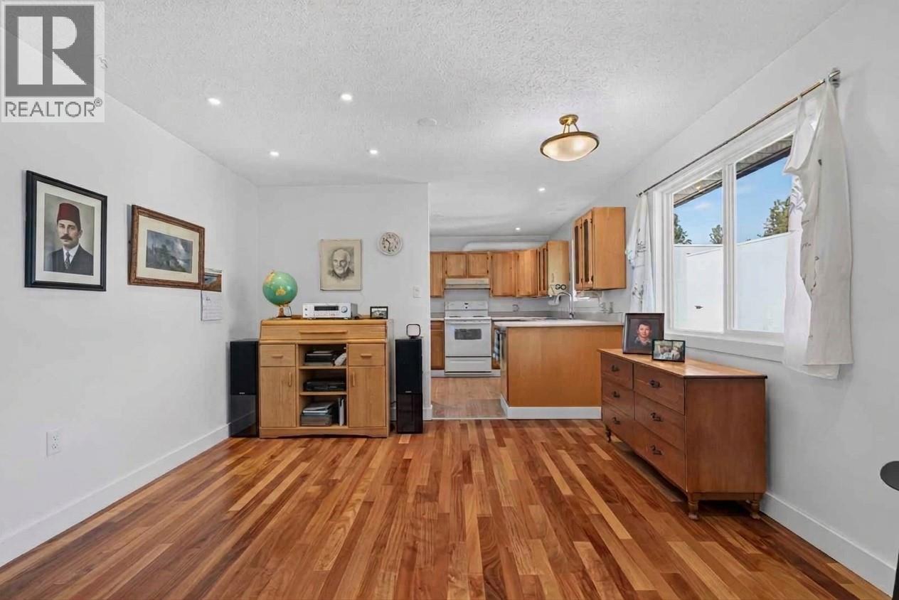 10836 DUNHAM Crescent, Summerland