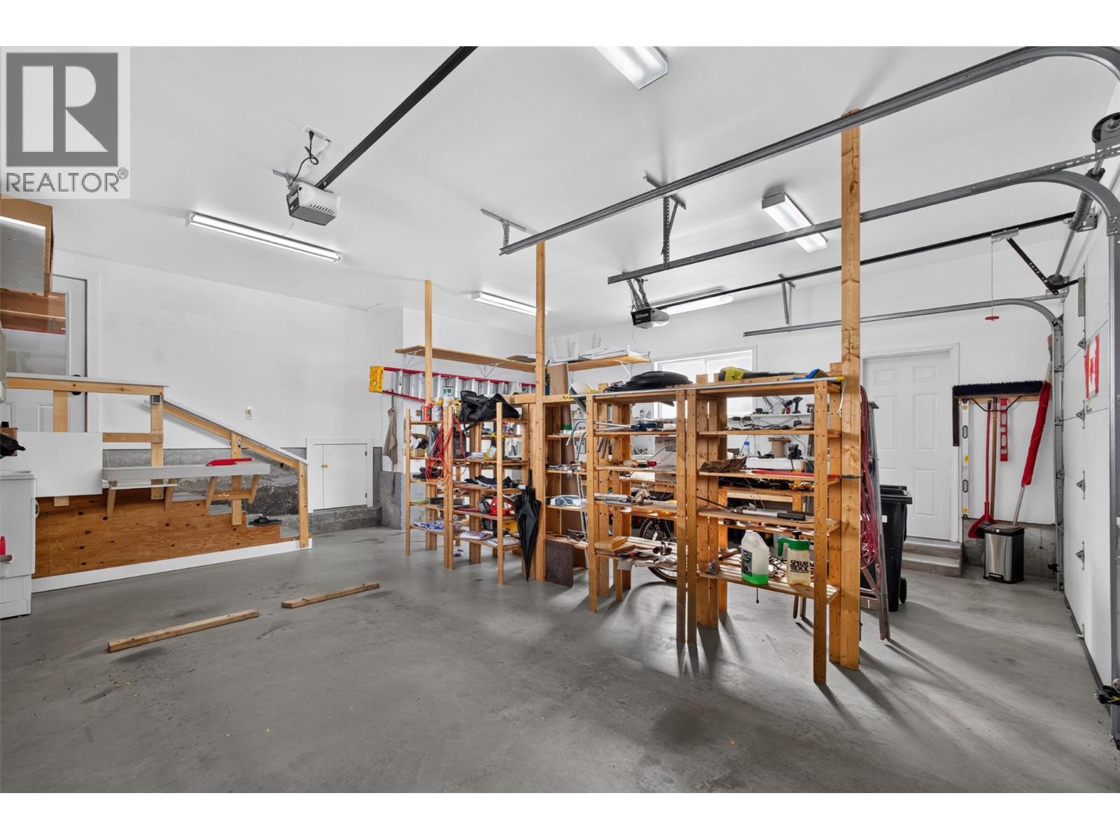 10836 DUNHAM Crescent, Summerland