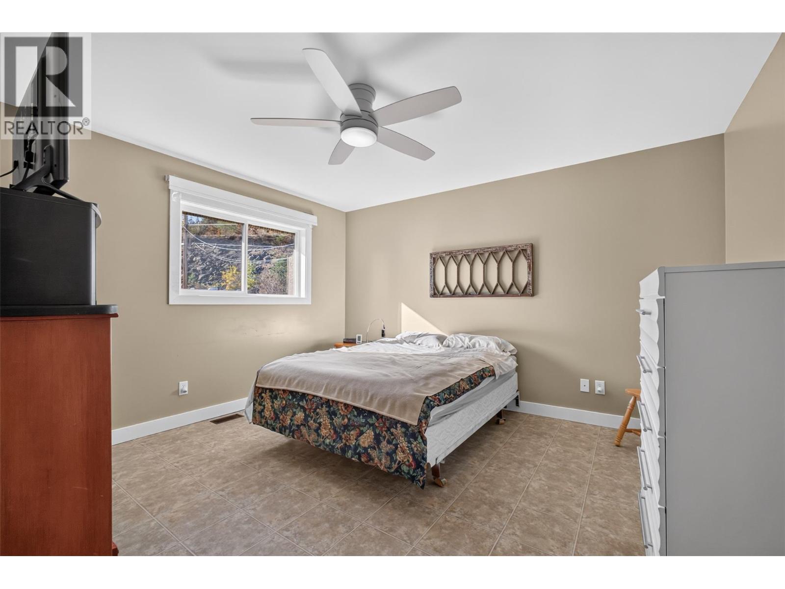 10836 DUNHAM Crescent, Summerland