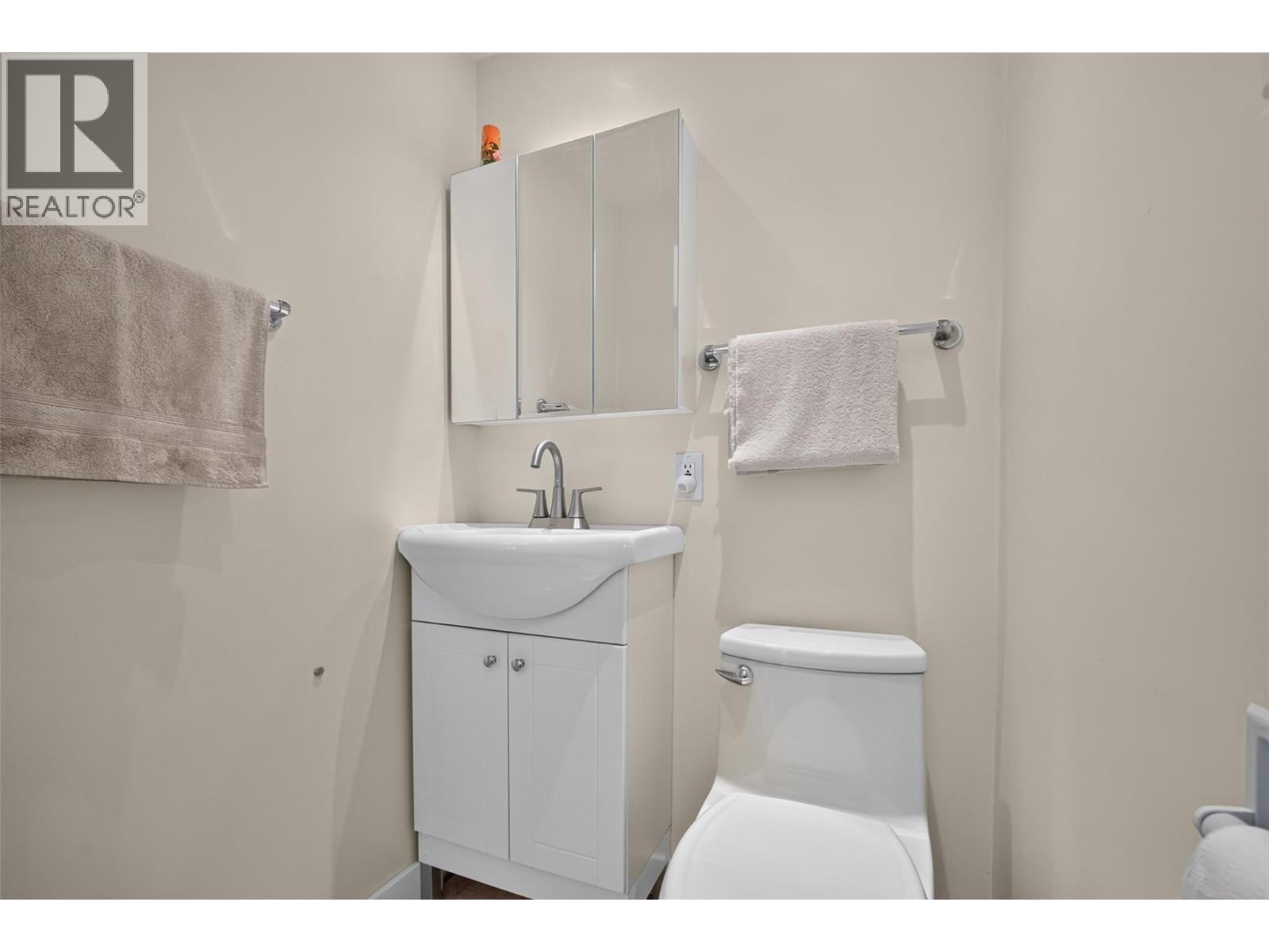 10836 DUNHAM Crescent, Summerland