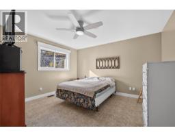 Primary Bedroom - 10836 Dunham Crescent, Summerland, BC V0H1Z2 Photo 13
