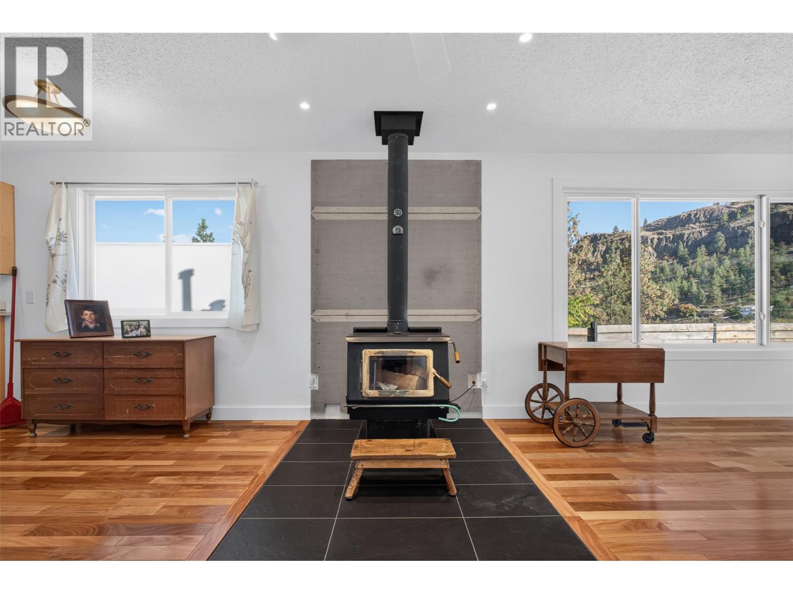 10836 DUNHAM Crescent - 10