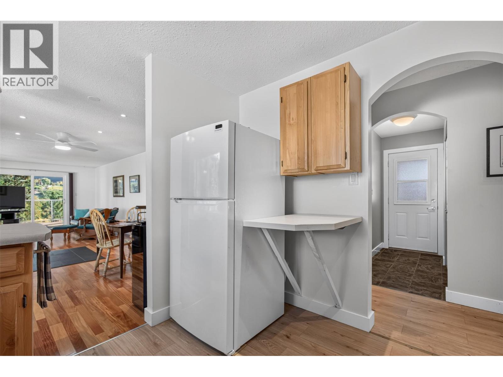 10836 DUNHAM Crescent, Summerland