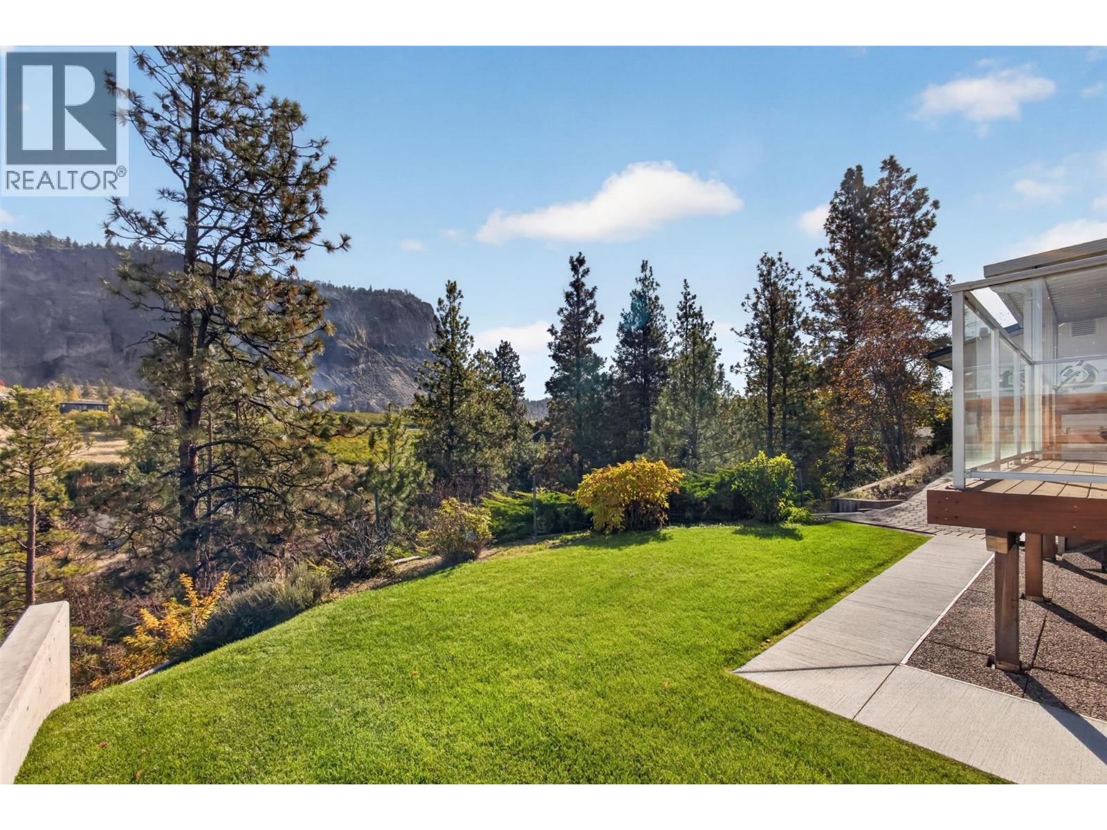 10836 DUNHAM Crescent, Summerland