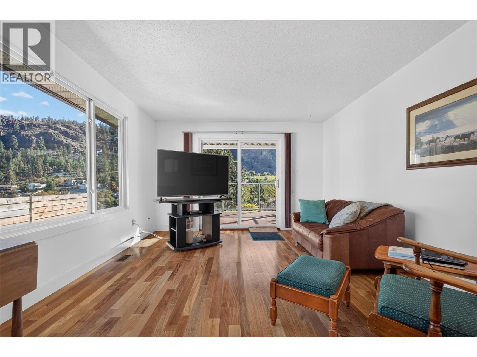 10836 DUNHAM Crescent, Summerland