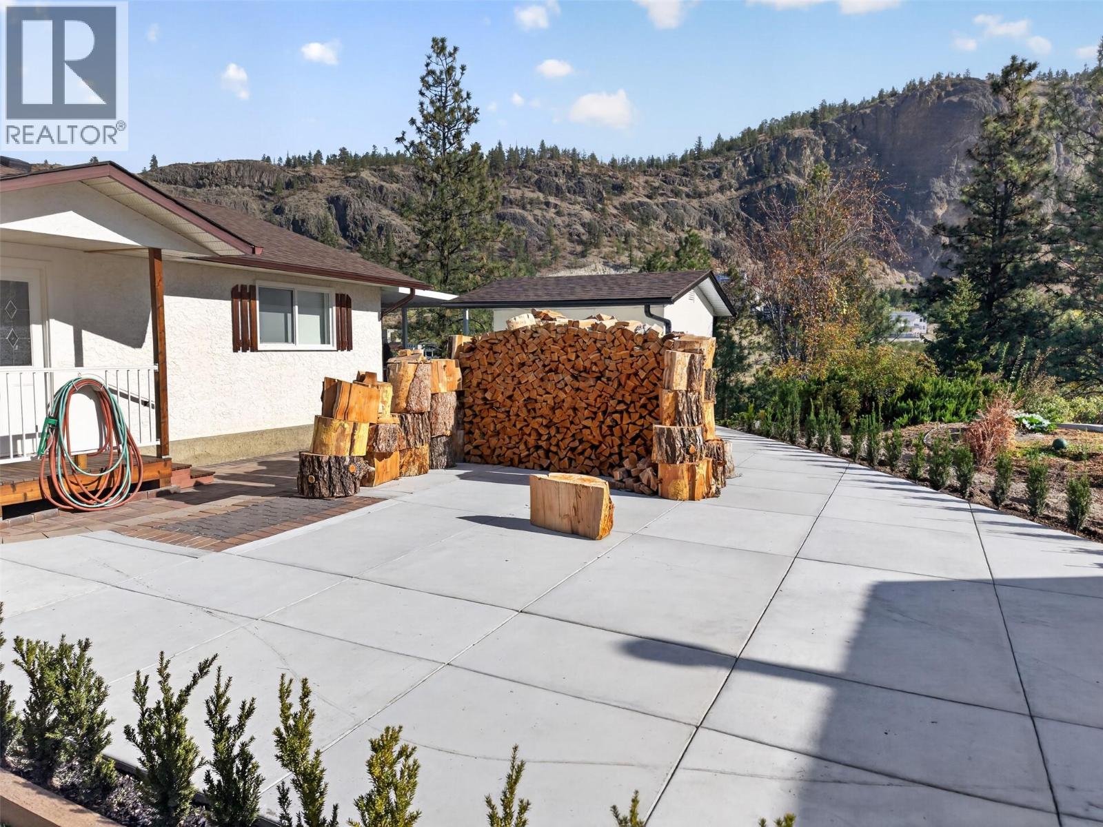 10836 DUNHAM Crescent, Summerland