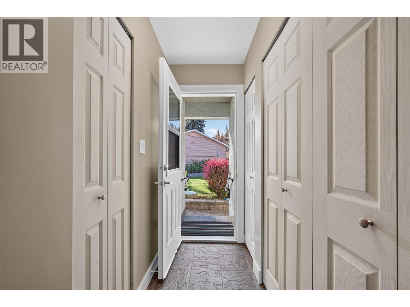 10836 DUNHAM Crescent, Summerland