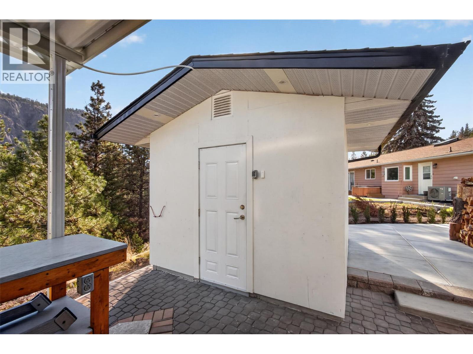10836 DUNHAM Crescent, Summerland