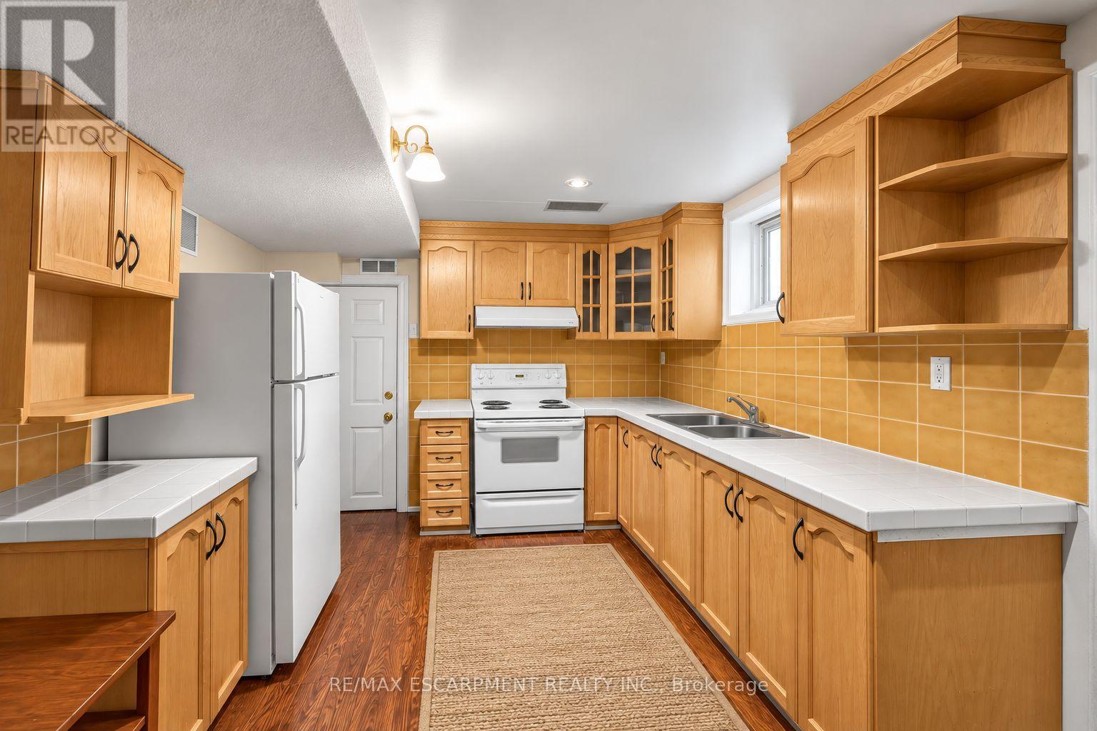 1094 Rebecca Street, Oakville, ON photo 23