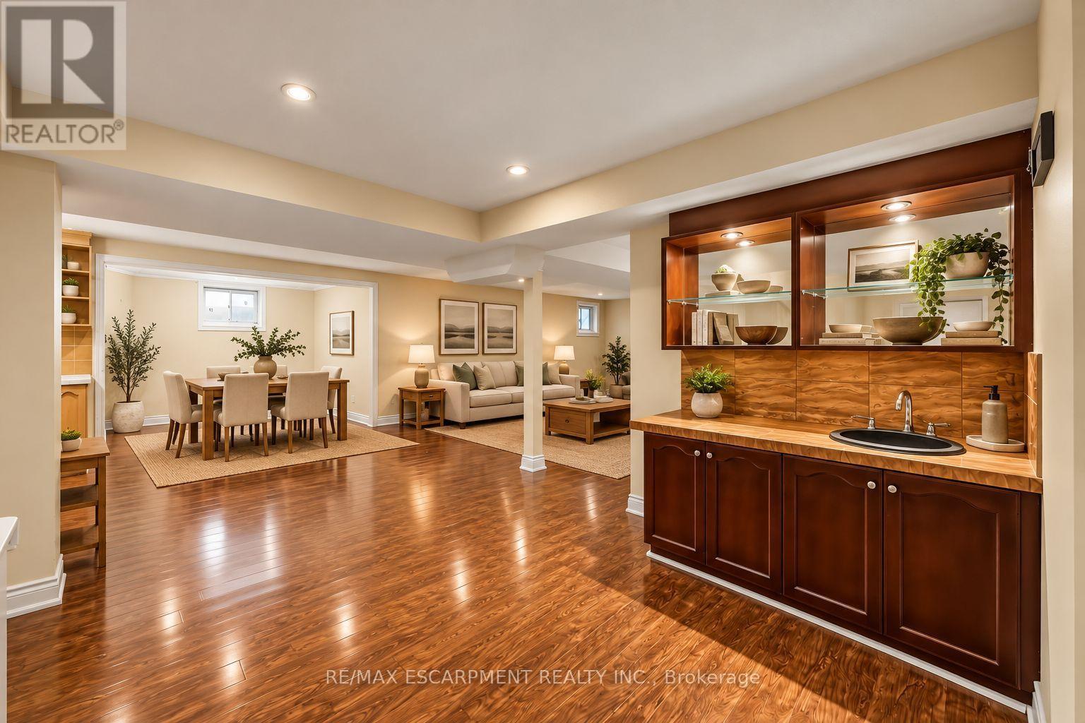 1094 Rebecca Street, Oakville, ON photo 24