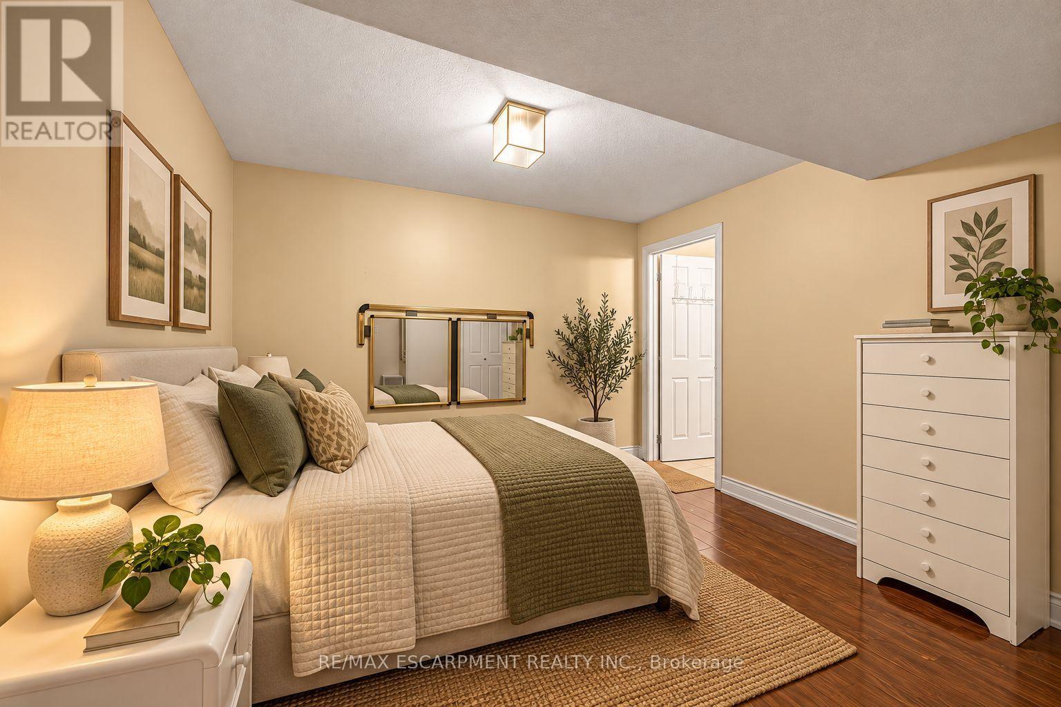 1094 Rebecca Street, Oakville, ON photo 26
