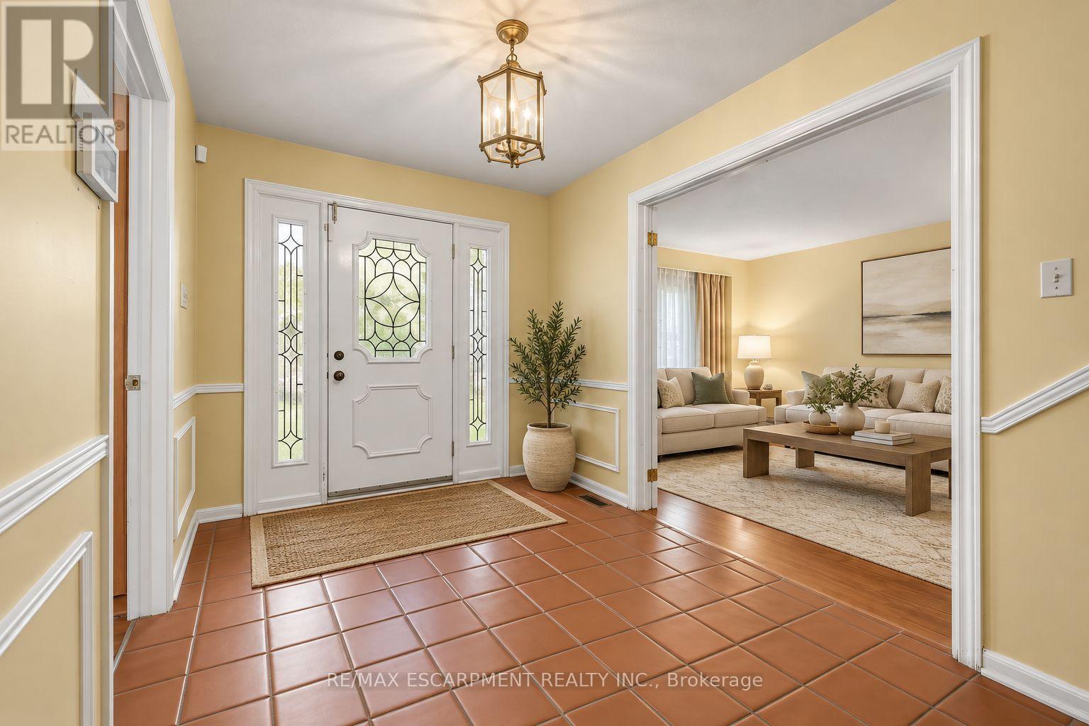 1094 Rebecca Street, Oakville, ON photo 5