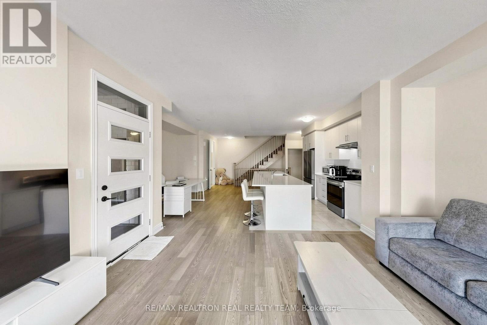 1284 Dempster Lane, Oakville, ON photo 11