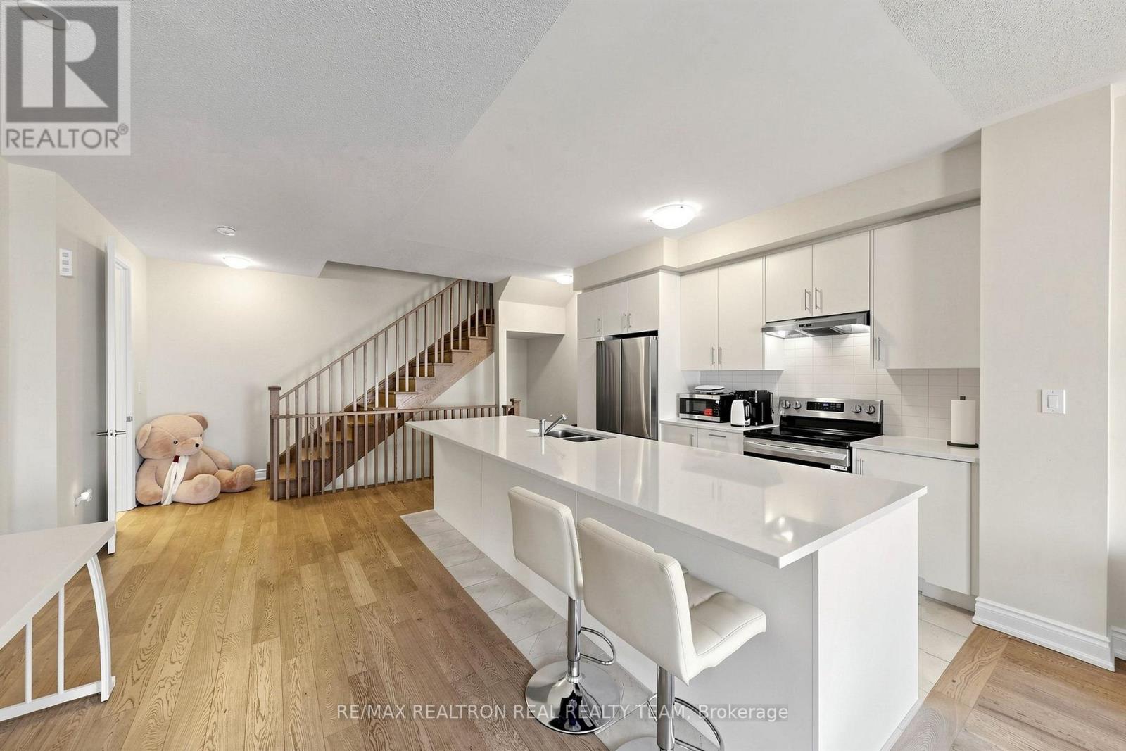 1284 Dempster Lane, Oakville, ON photo 12