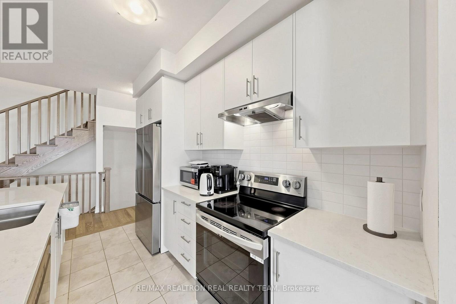 1284 Dempster Lane, Oakville, ON photo 17