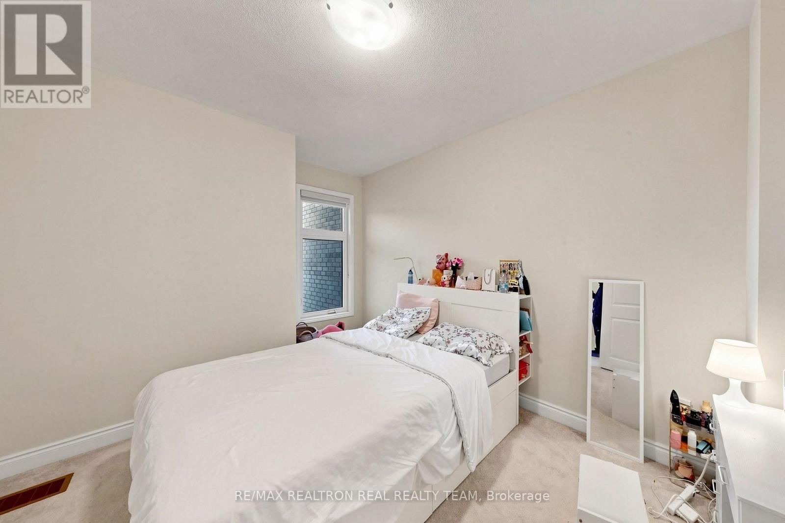 1284 Dempster Lane, Oakville, ON photo 24