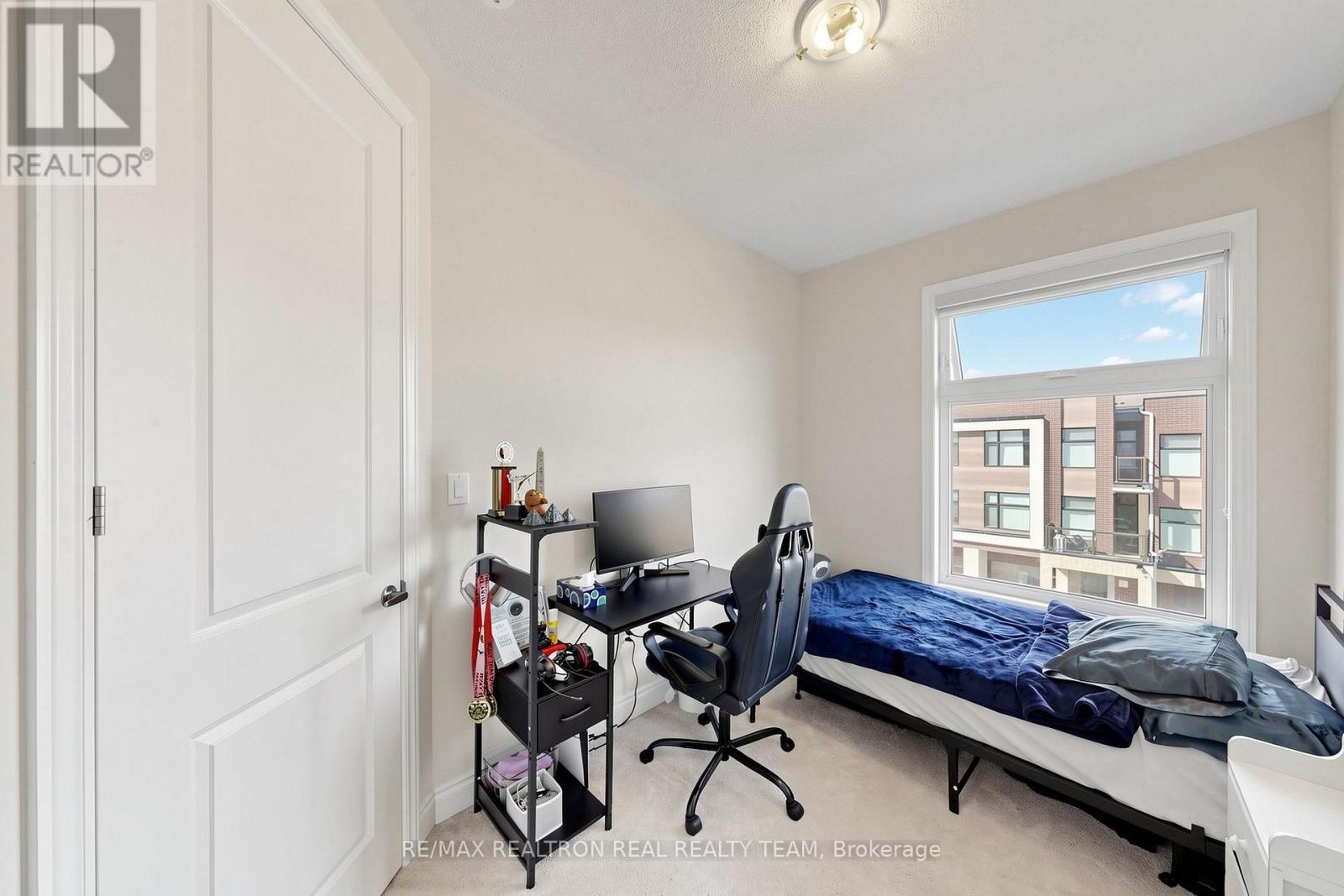 1284 Dempster Lane, Oakville, ON photo 35