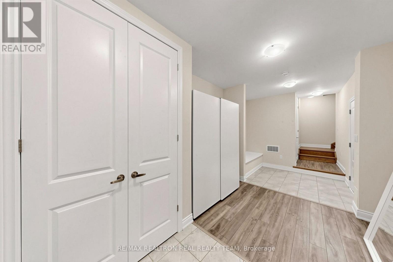 1284 Dempster Lane, Oakville, ON photo 39