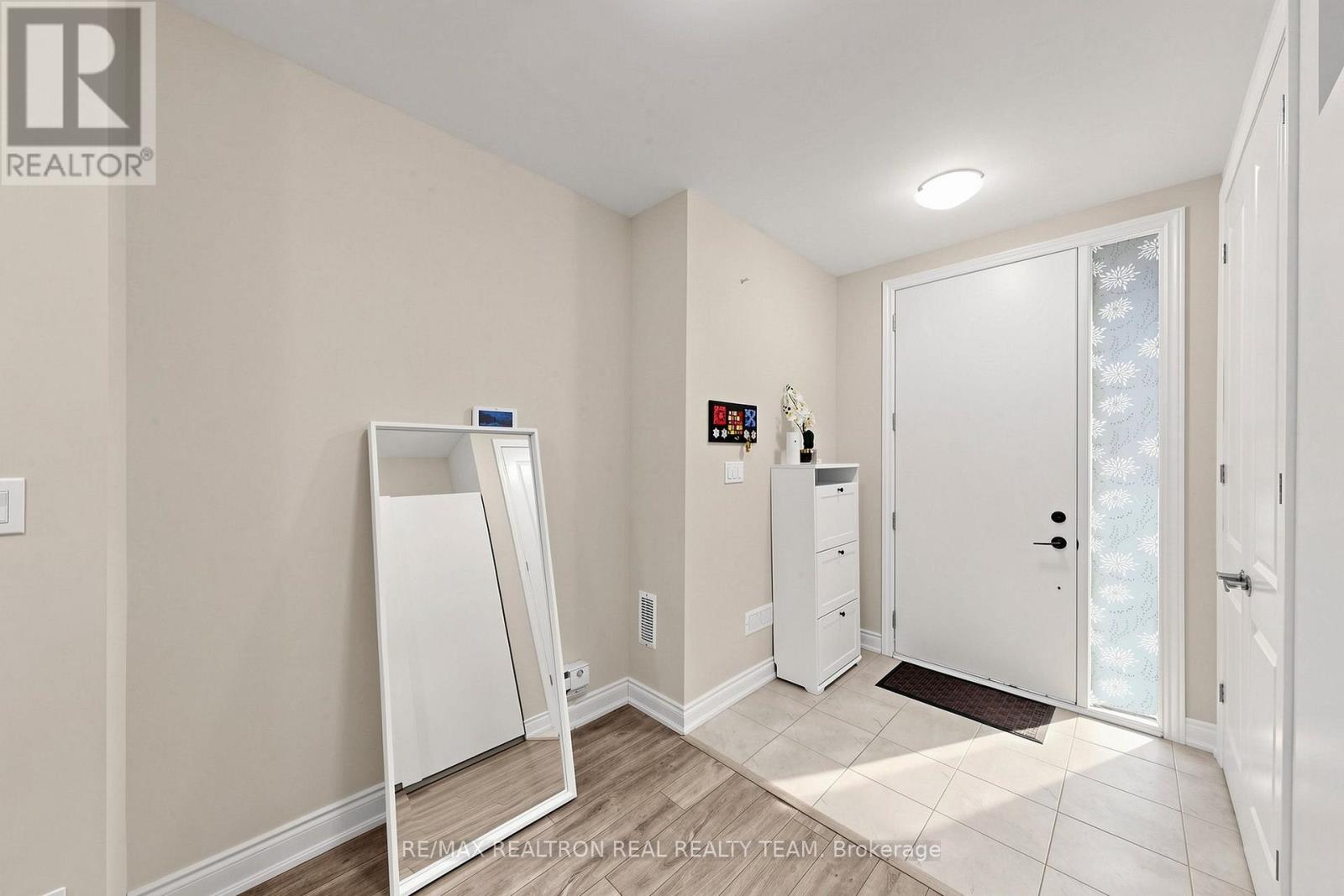 1284 Dempster Lane, Oakville, ON photo 40
