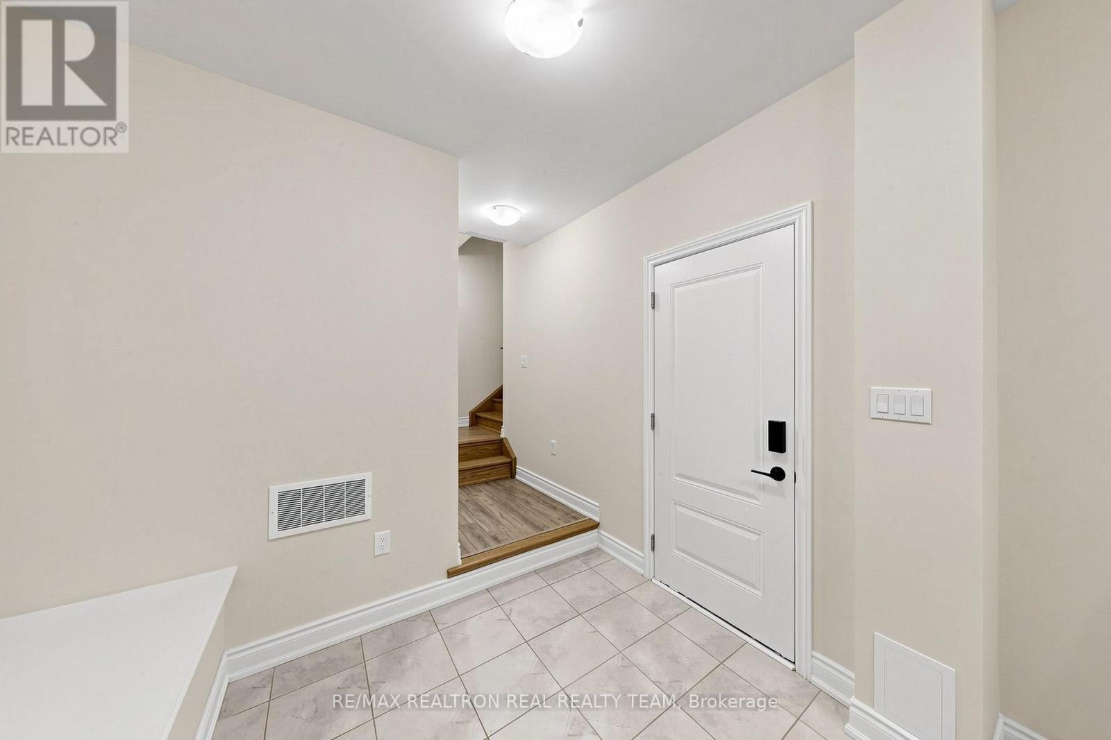 1284 Dempster Lane, Oakville, ON photo 41