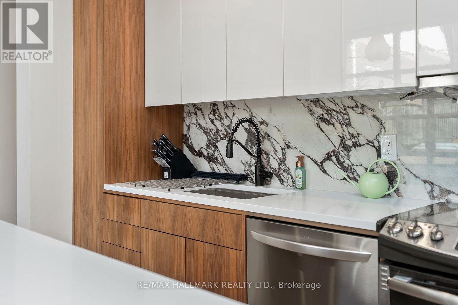 4- 39 Dekoven Mews, Toronto, ON photo 17