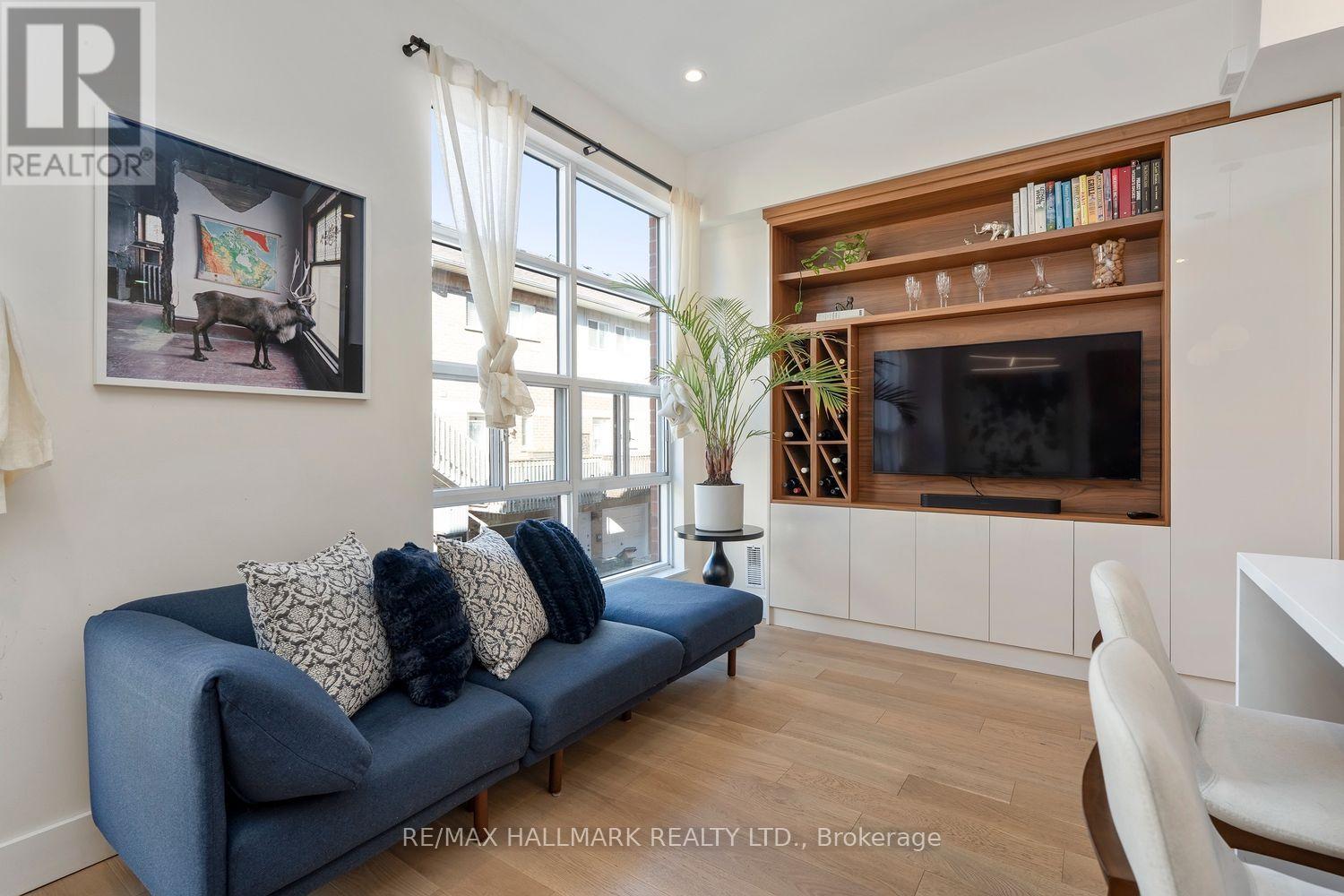 4- 39 Dekoven Mews, Toronto, ON photo 6