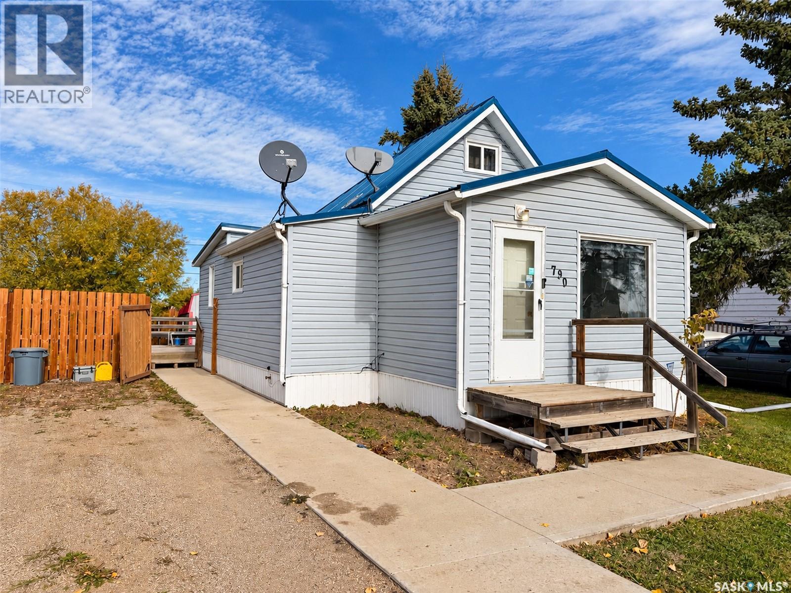 790 Saskatchewan AVENUE, Milden