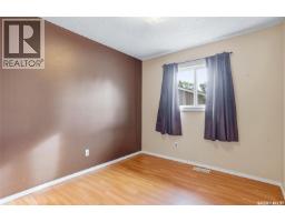 Family room - 226 O'regan Crescent, Saskatoon, SK S7L6T2 Photo 8
