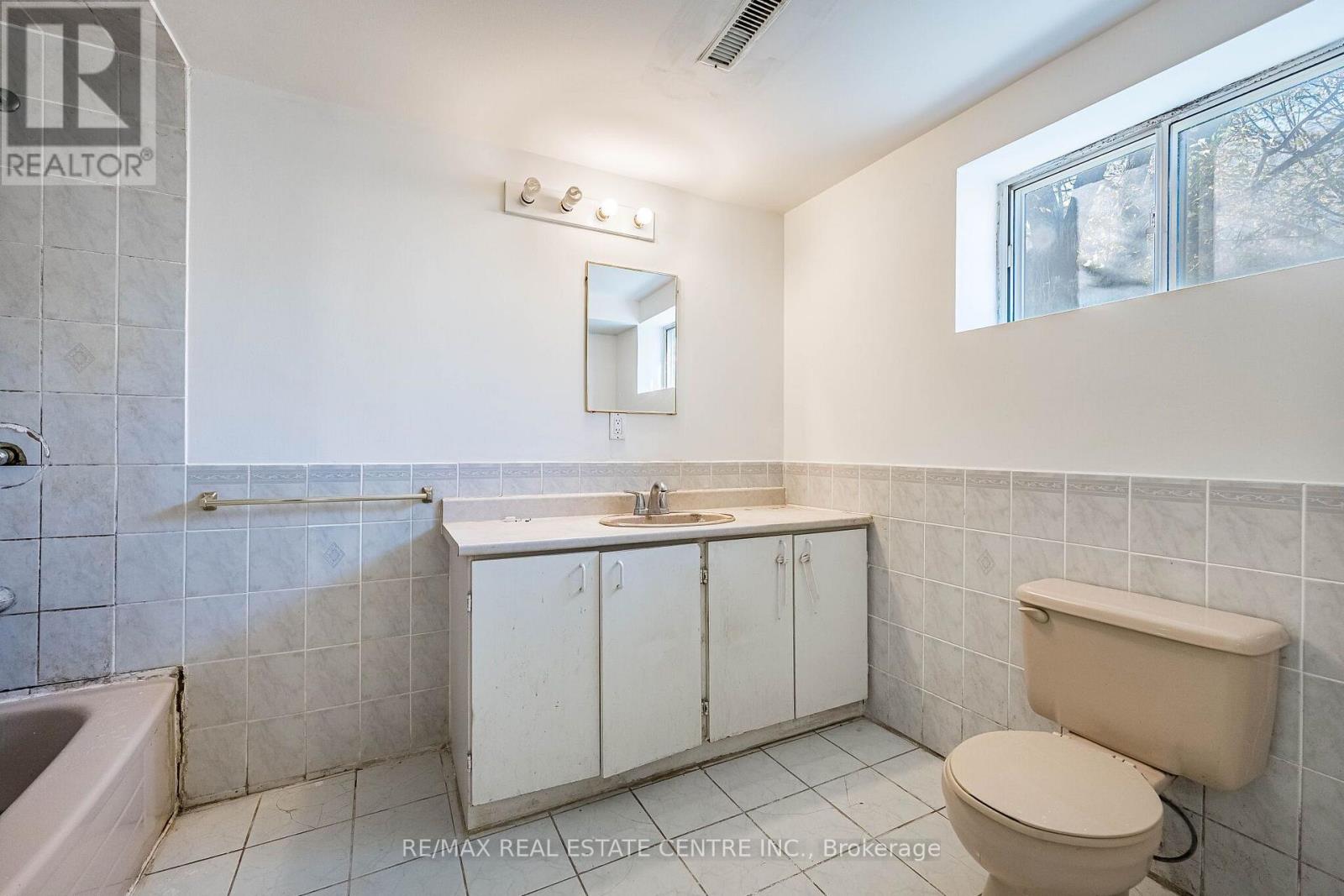 3066 COOK STREET - 31