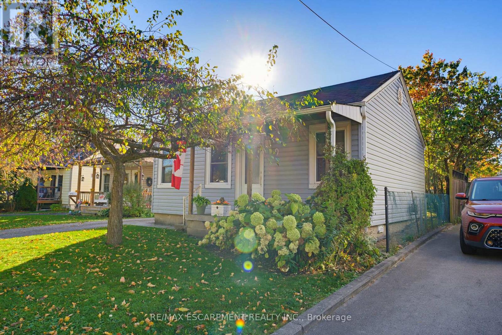 9 SPENCER AVENUE, Hamilton (Cootes Paradise) — photo 2