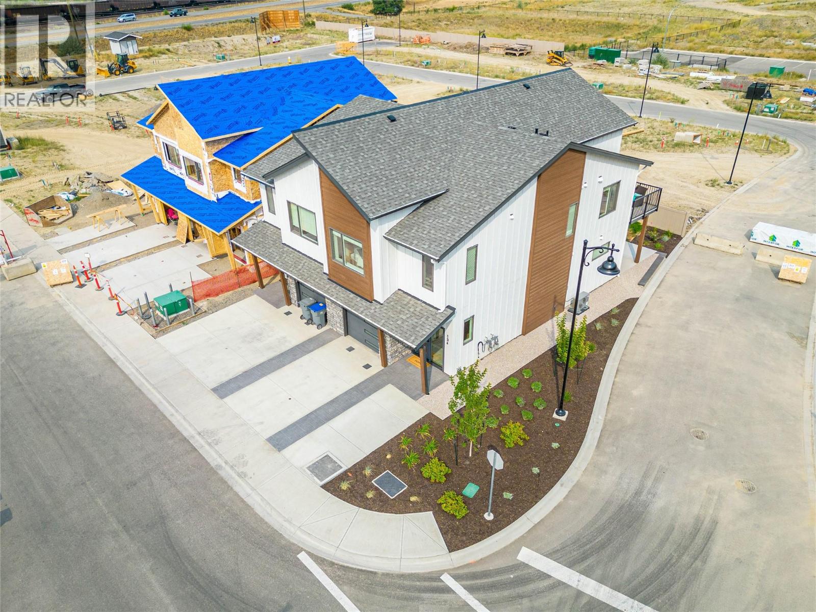 #134 3580 Valleyview Drive - 23