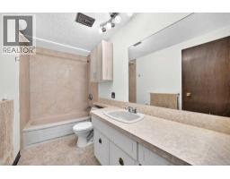 130, 330 Canterbury Drive Sw, Calgary, AB T2W1H6 Photo 17