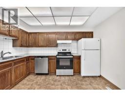 4pc Bathroom - 130, 330 Canterbury Drive Sw, Calgary, AB T2W1H6 Photo 7