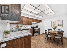 Bedroom - 130, 330 Canterbury Drive Sw, Calgary, AB T2W1H6 Photo 6