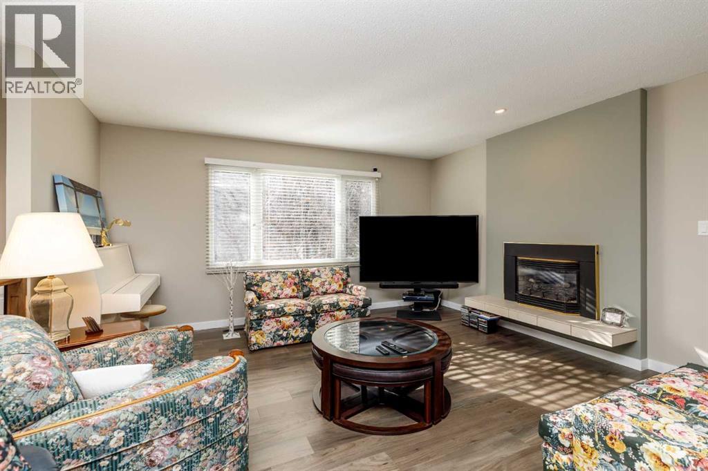 Listing photo – 102 Welton Crescent, Red Deer
