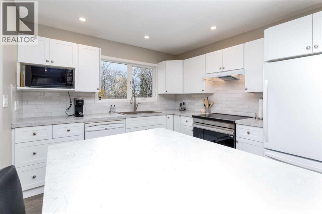 Listing photo – 102 Welton Crescent, Red Deer