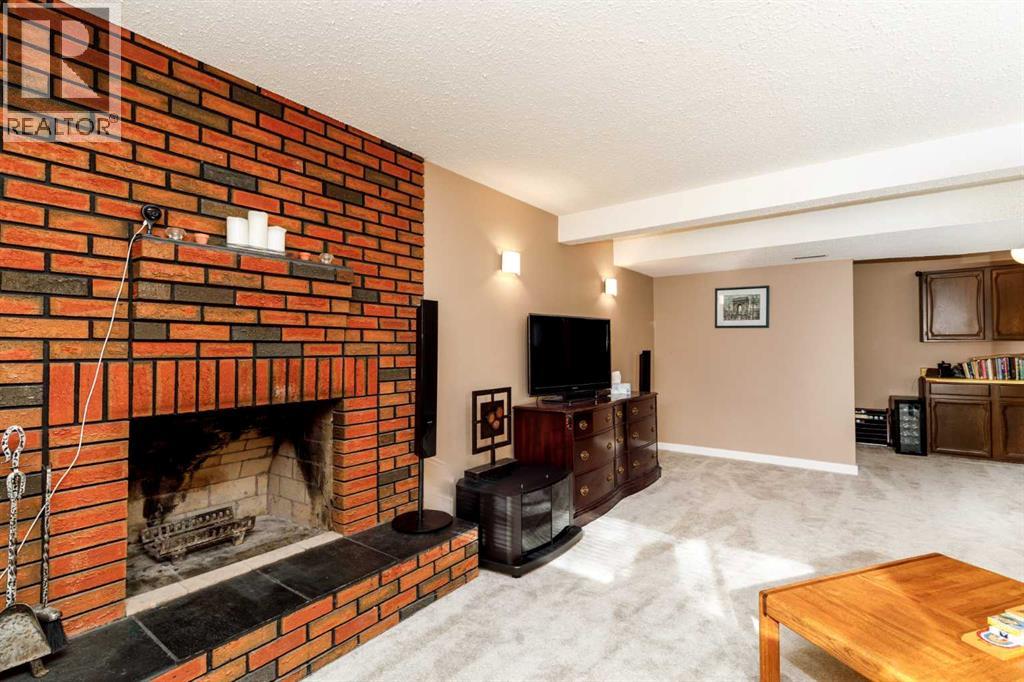 Listing photo – 102 Welton Crescent, Red Deer
