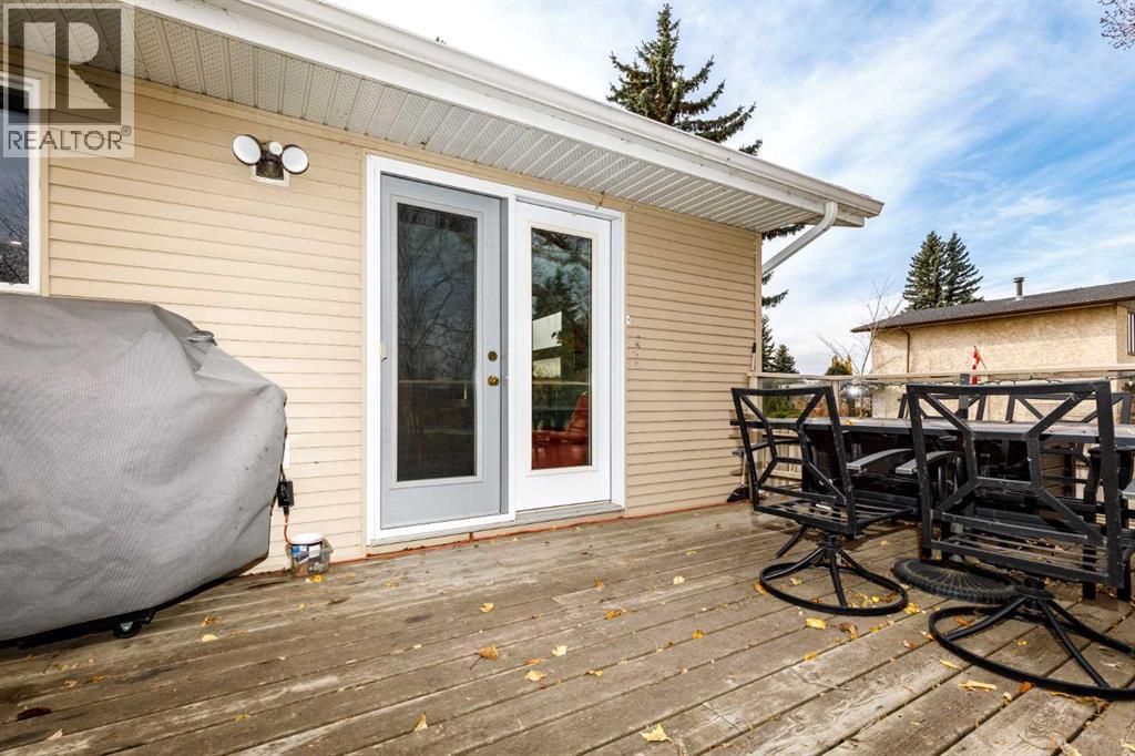 Listing photo – 102 Welton Crescent, Red Deer