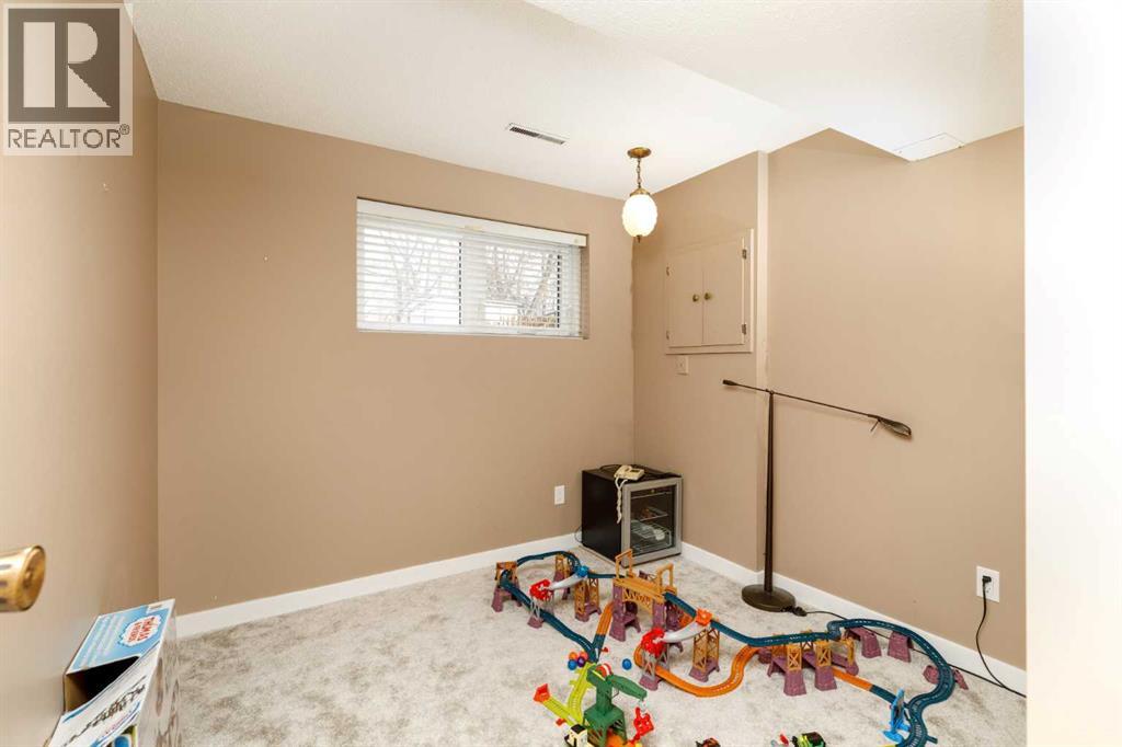 Listing photo – 102 Welton Crescent, Red Deer