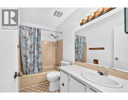 Family room - 17, 4940 39 Avenue Sw, Calgary, AB T3E6M7 Photo 10