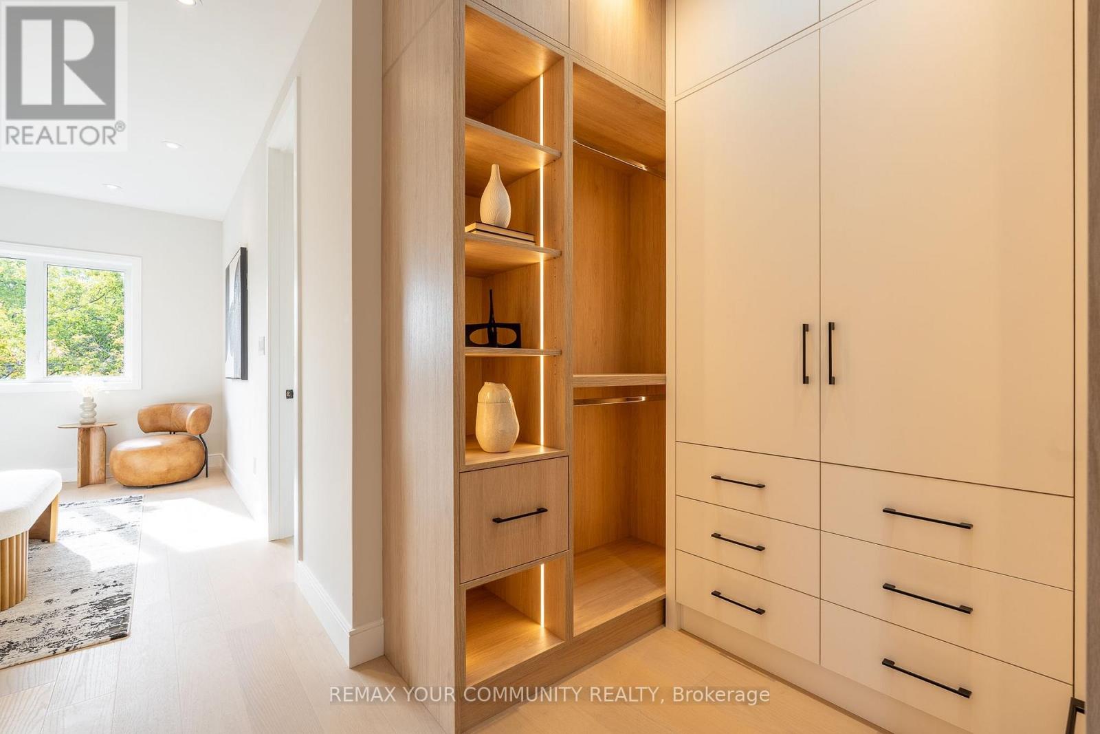 281 QUEENSDALE AVENUE - 24