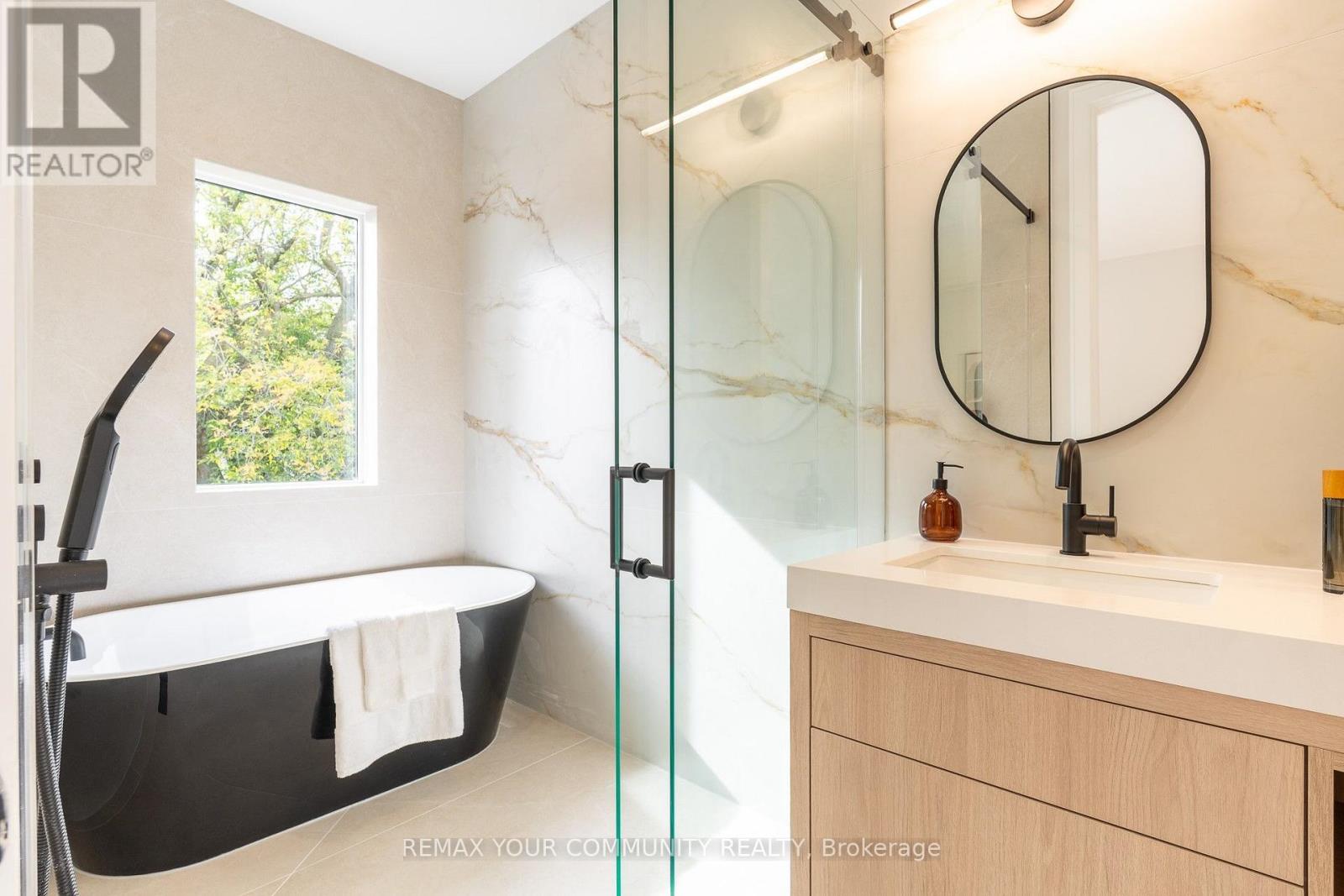 281 QUEENSDALE AVENUE - 26