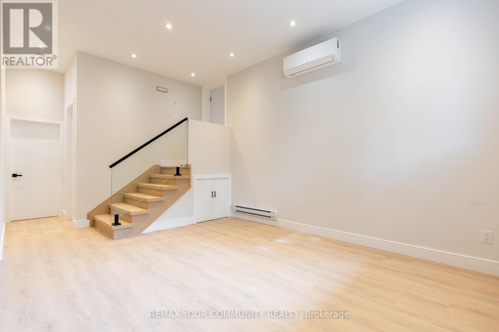 281 QUEENSDALE AVENUE - 40