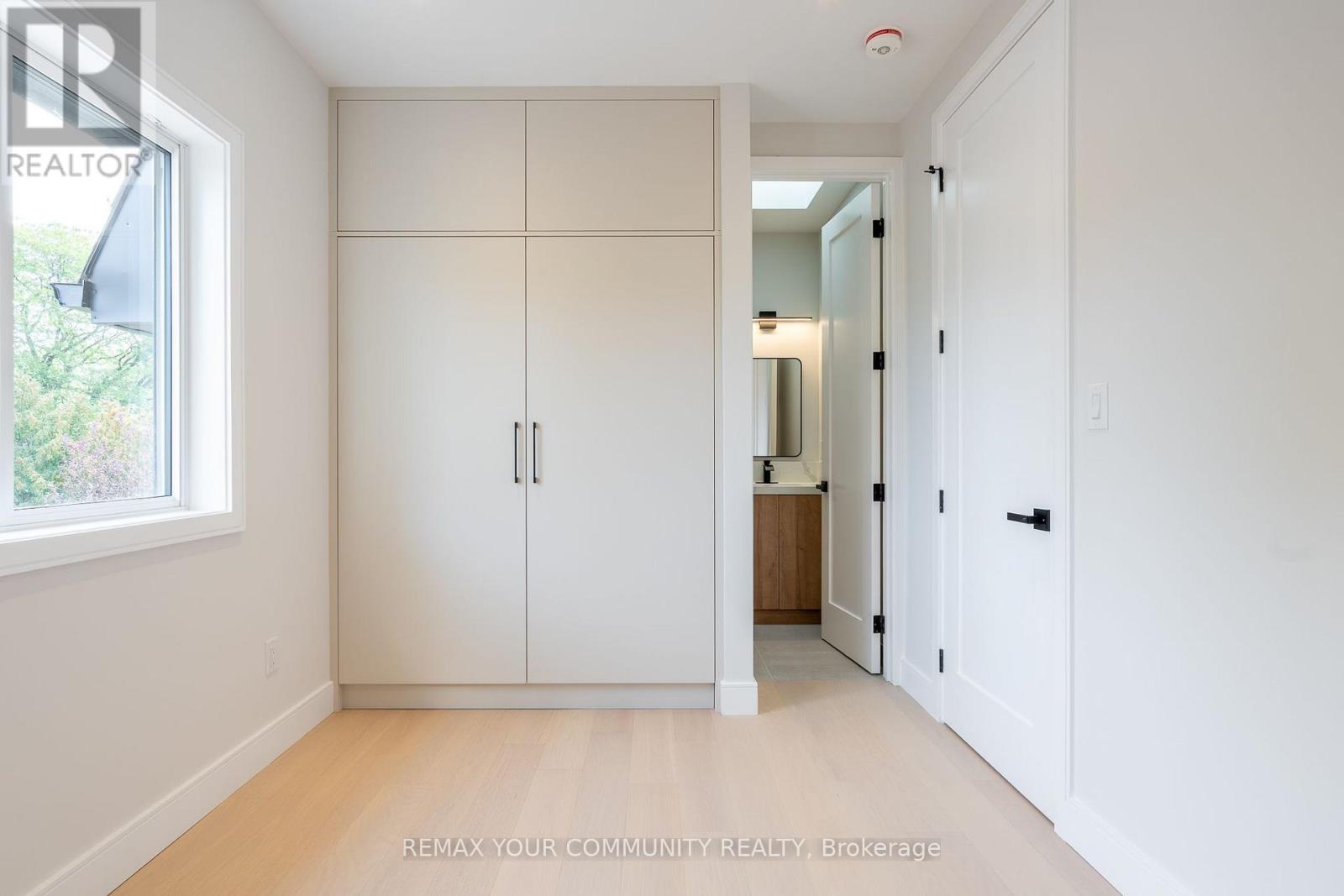 281 QUEENSDALE AVENUE - 29