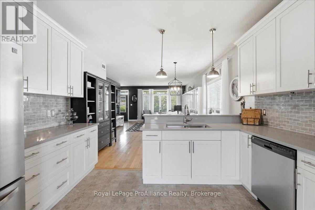 340 Cannifton Road North, Belleville, ON photo 16