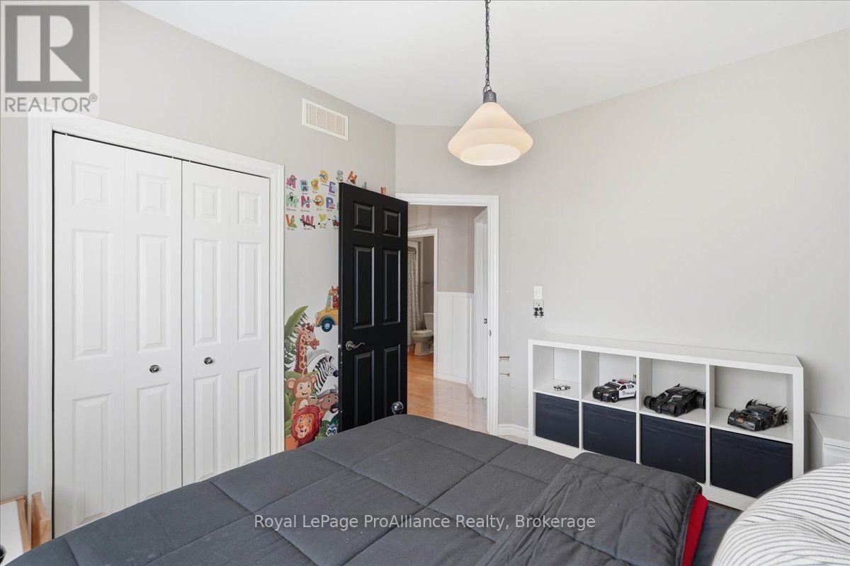 340 Cannifton Road North, Belleville, ON photo 24
