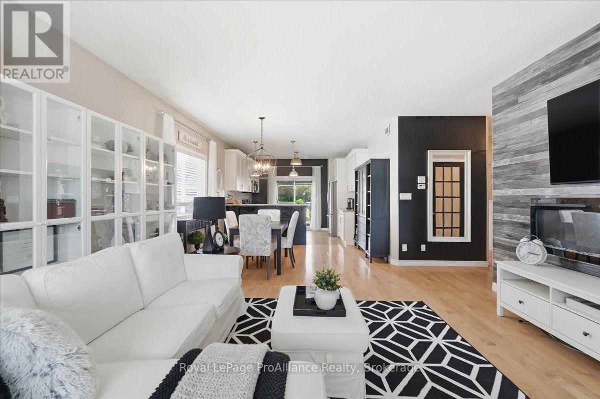 340 Cannifton Road North, Belleville, ON photo 7