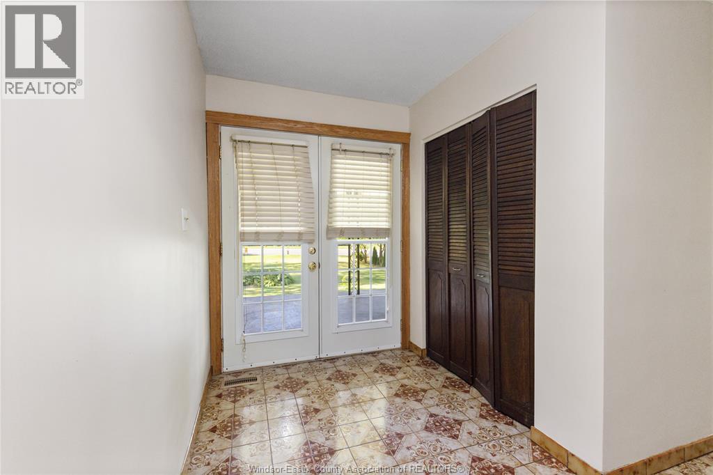 1189 FRONT photo 2